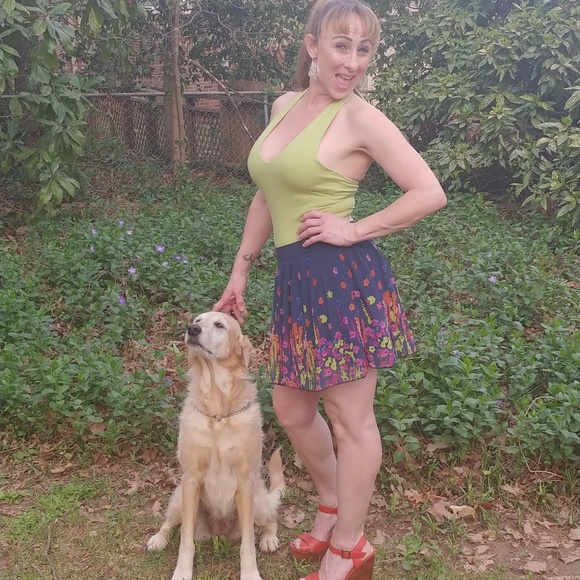 Meet your Posher, Eden - Picture 2 of 3